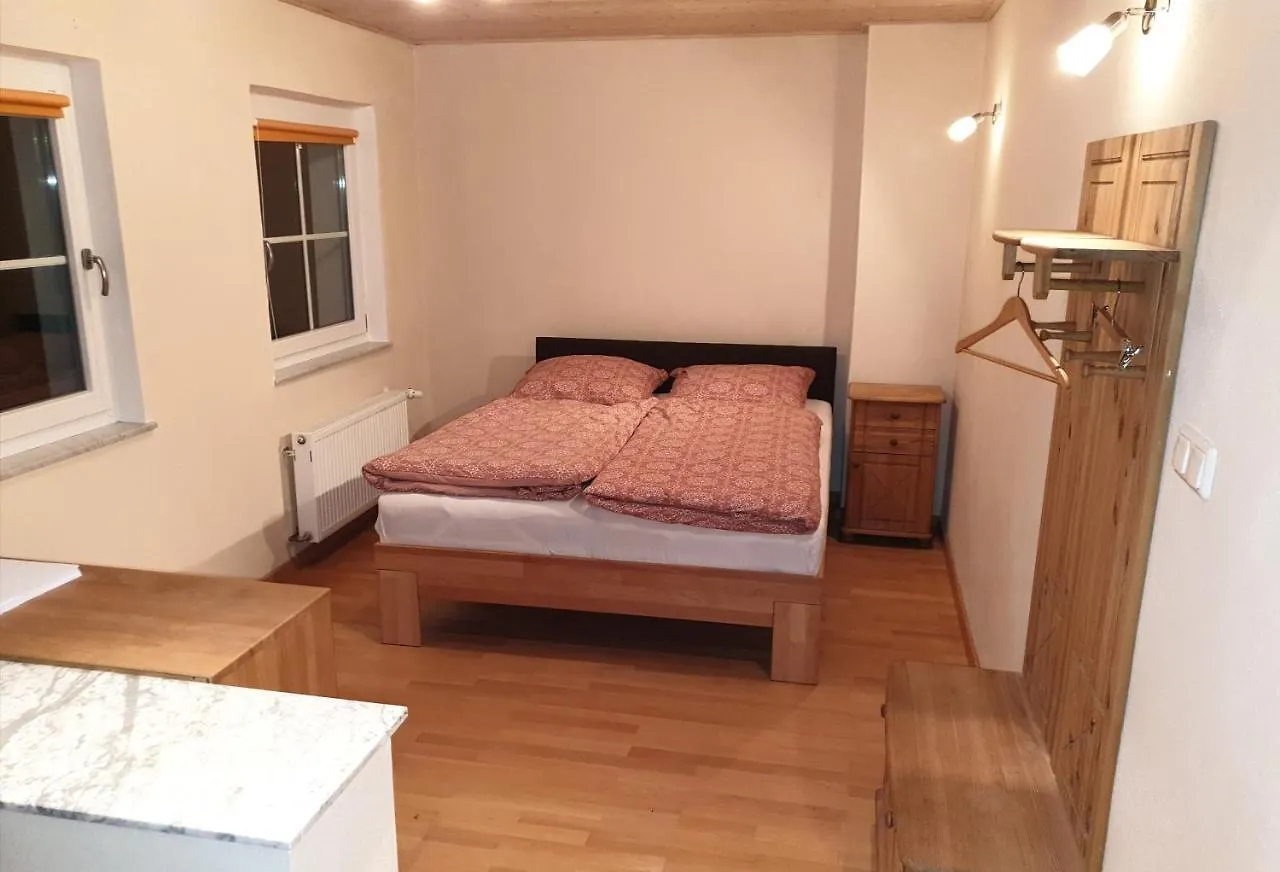 Apartamento Ferienhaus Am Bach Mit Grossem Garten Deuerling Alemanha